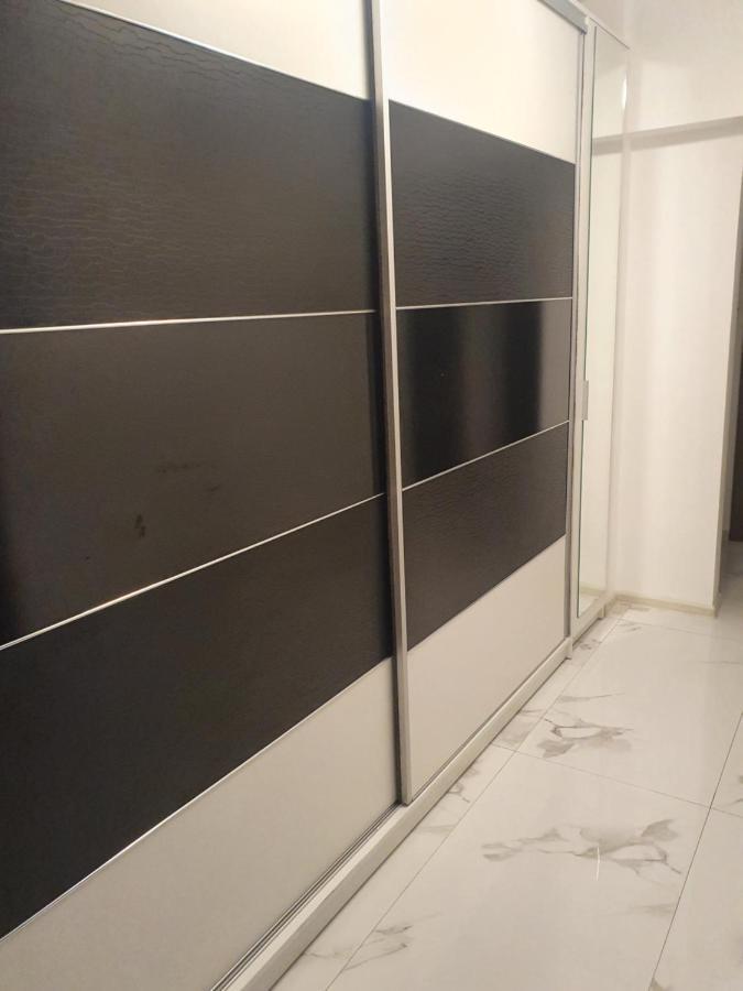 Apartament Lux Boekarest Buitenkant foto